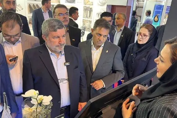 رئیس شورای اطلاع‌رسانی دولت از نمایشگاه ه نفت، گاز، پالایش و پتروشیمی بازدید کرد