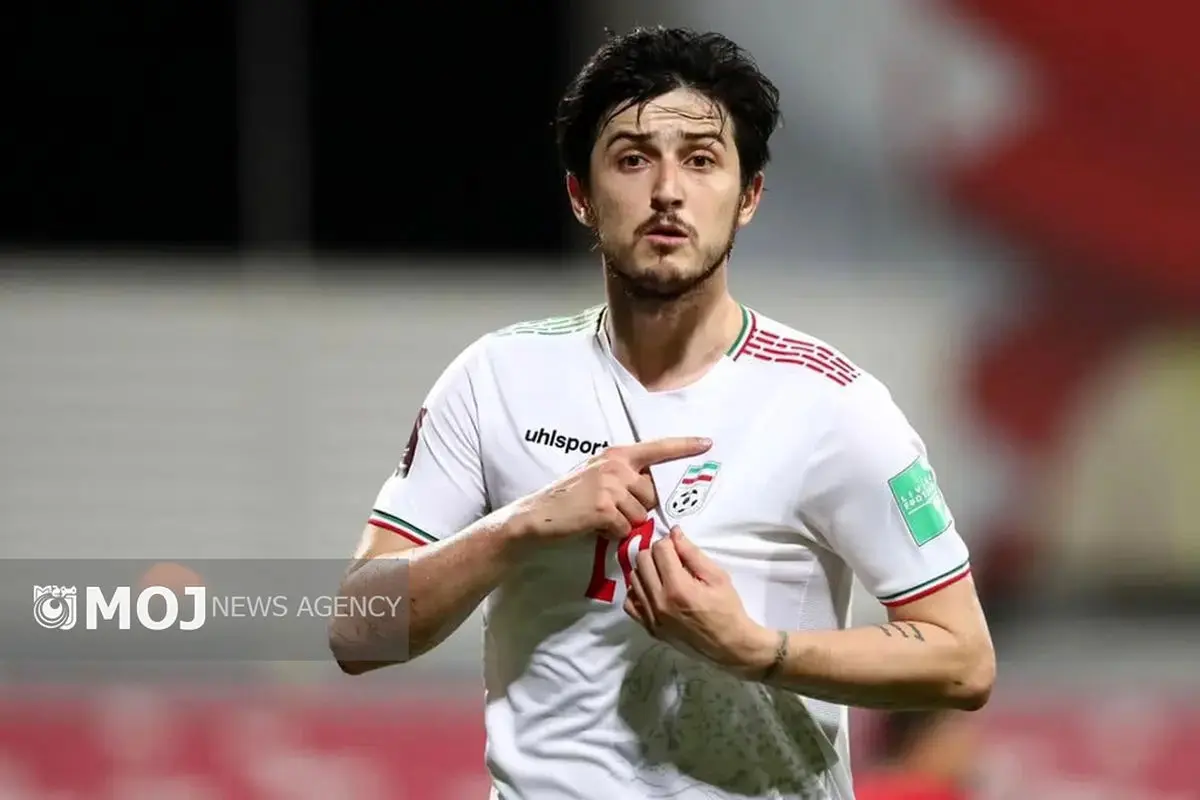 سردار پیراهن شباب الاهلی را تن بیرون نمیآورد