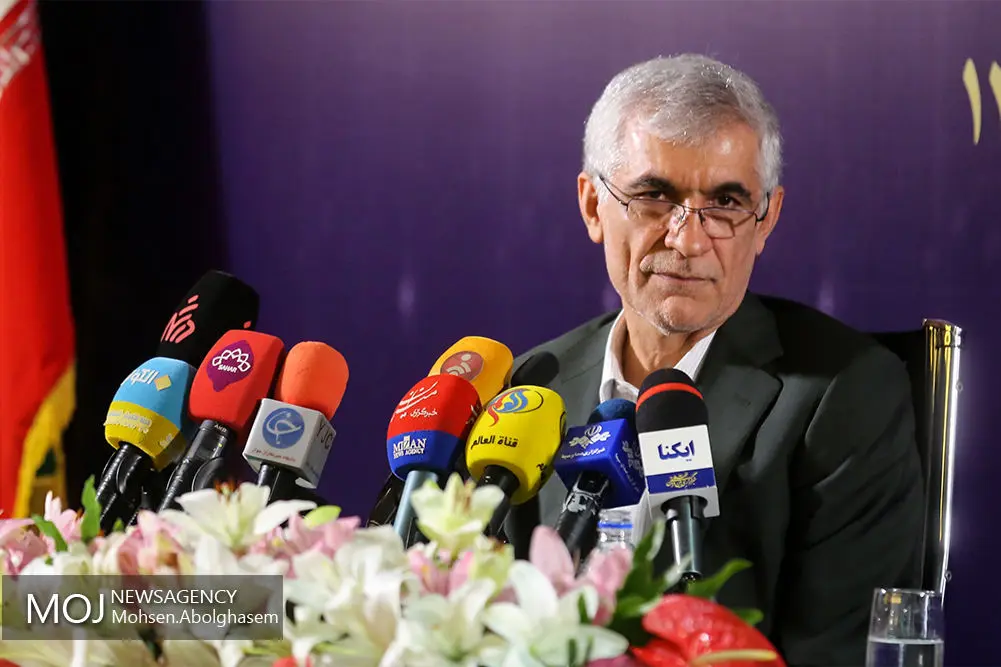 متاسفانه در کشور با بحران های متعددی روبرو هستیم/ وظیفه شهرداری تهران تنها جمع آوری آسیب دیدگان اجتماعی است