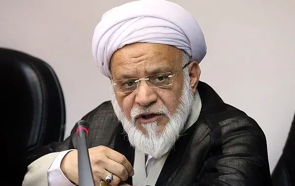 وظیفه احزاب حرکت در جهت وحدت ملی است