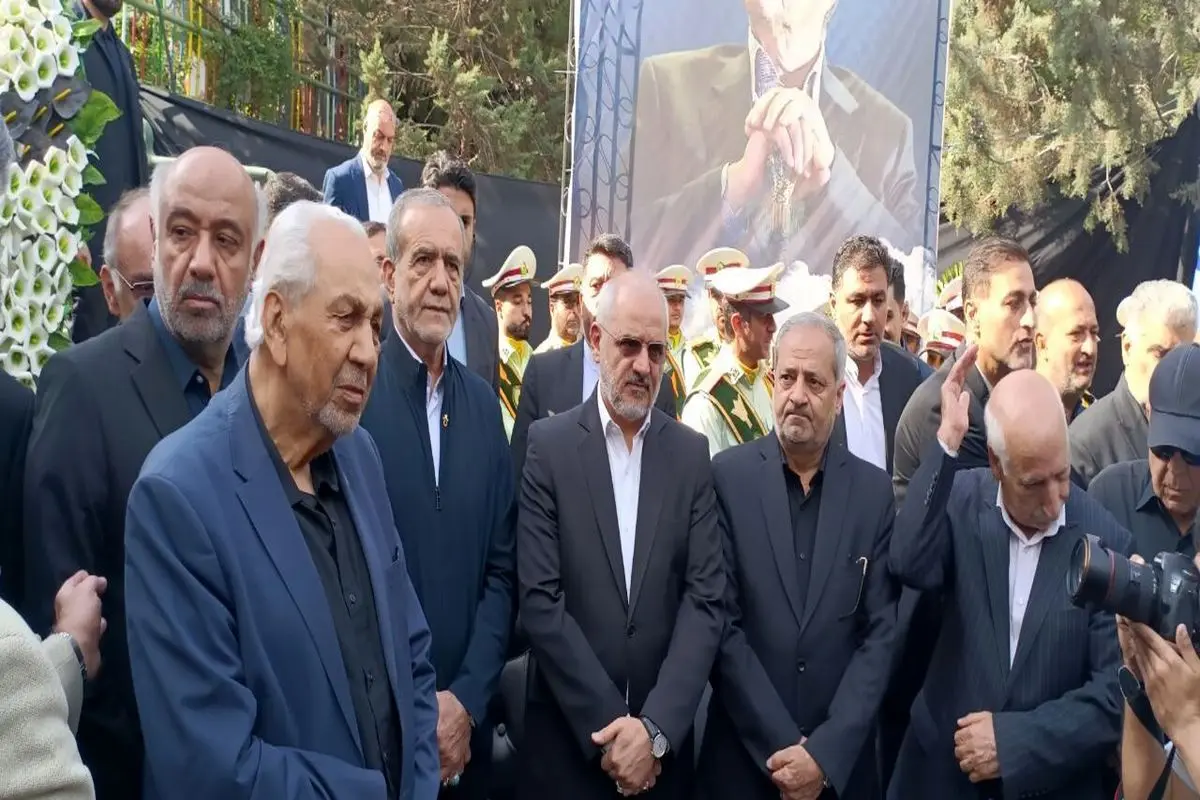 مراسم تشییع پیکر ناصر قفلی خیر مدرسه ساز با حضور رئیس جمهور برگزار شد